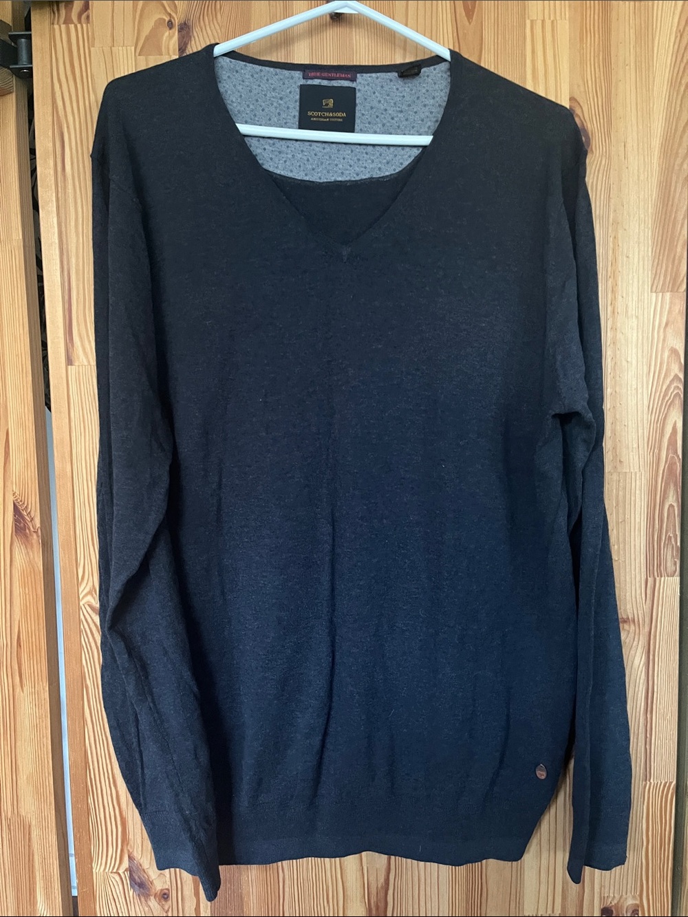 Scotch & Soda V-Neck Charcoal Sweater (size XL)